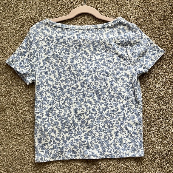 HOLLISTER shirt! - Picture 2 of 2